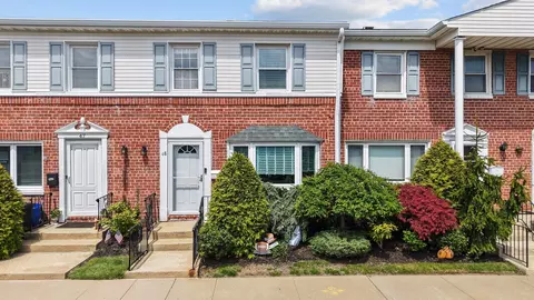3530 Long Beach Rd #48, Oceanside, NY 11572