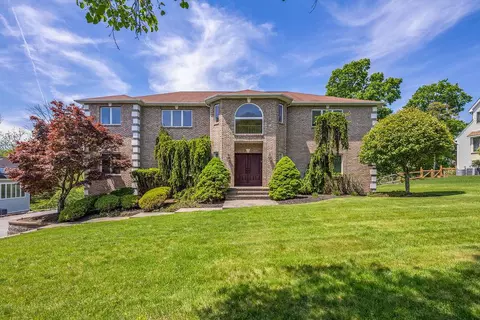 8 Marcus Dr, Ramapo, NY 10952