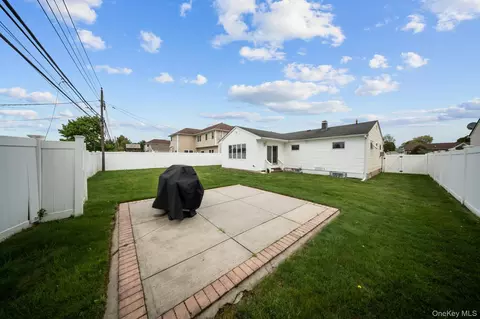 Exterior - 21 Peter Ln, Plainview, NY 11803 photo 3 of 3