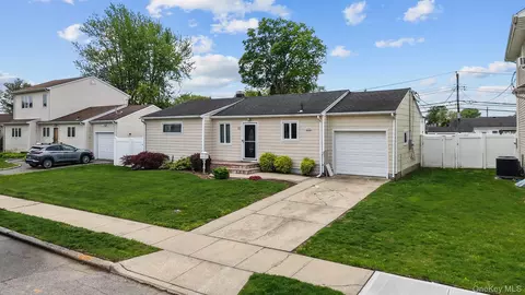 Other - 21 Peter Ln, Plainview, NY 11803 photo 2 of 8