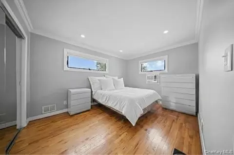 Bedroom - 21 Peter Ln, Plainview, NY 11803 photo 1 of 4