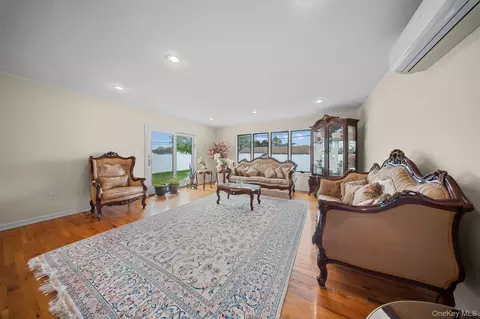 Living - 21 Peter Ln, Plainview, NY 11803 photo 1 of 2