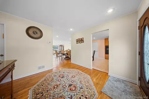 Entry Way - 21 Peter Ln, Plainview, NY 11803 photo 1 of 2