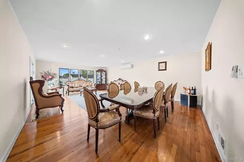 Dining - 21 Peter Ln, Plainview, NY 11803 photo 1 of 1