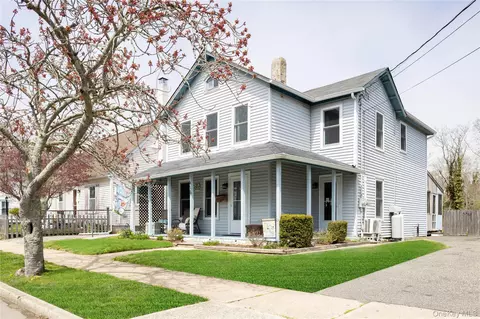 416 West St, Greenport, NY 11944