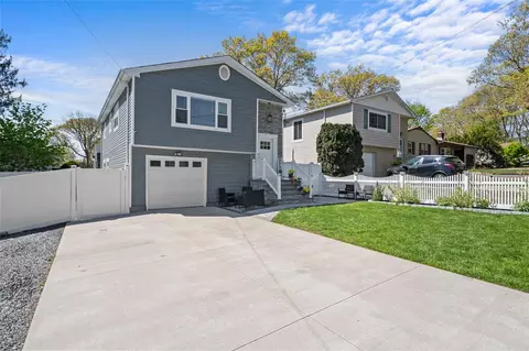 426 Ontario St, Ronkonkoma, NY 11779