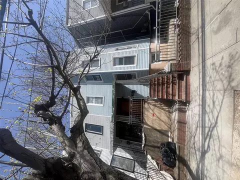 2045 121st St, New York, NY 11356