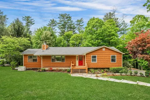 14 Howe St, Lewisboro, NY 10590