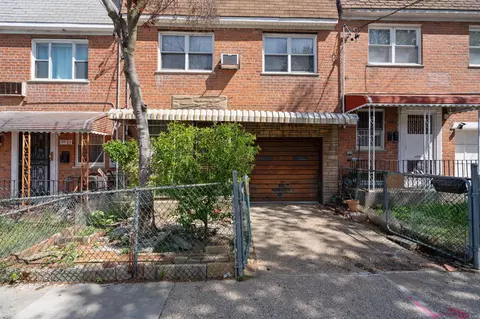 15505 59th Ave, Flushing, NY 11355