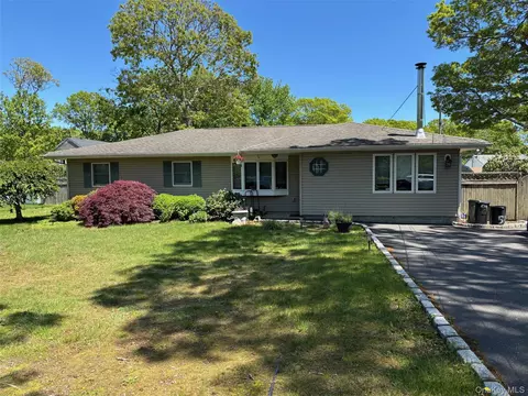 53 Corbin Ave, Shirley, NY 11967