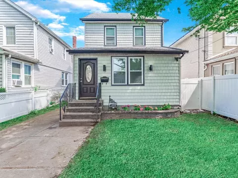 17929 142nd Ave, Jamaica, NY 11434