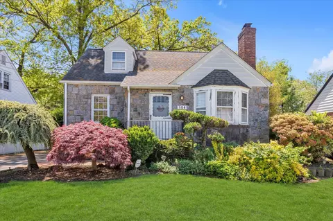 104 E Fenimore St, Valley Stream, NY 11580