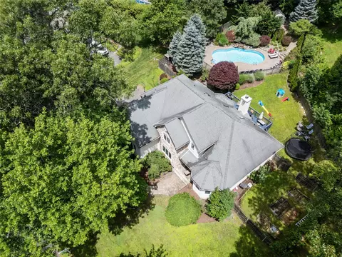33 Midway Rd, Ramapo, NY 10977