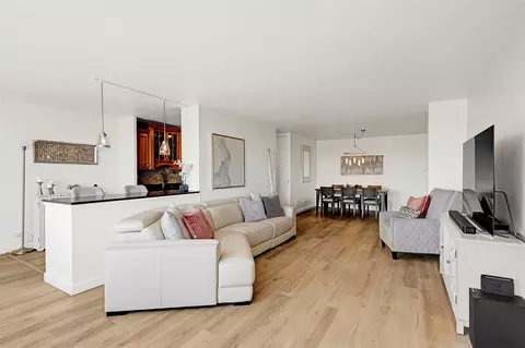 61-20 Grand Central Pkwy #B1203, Forest Hills, NY 11375