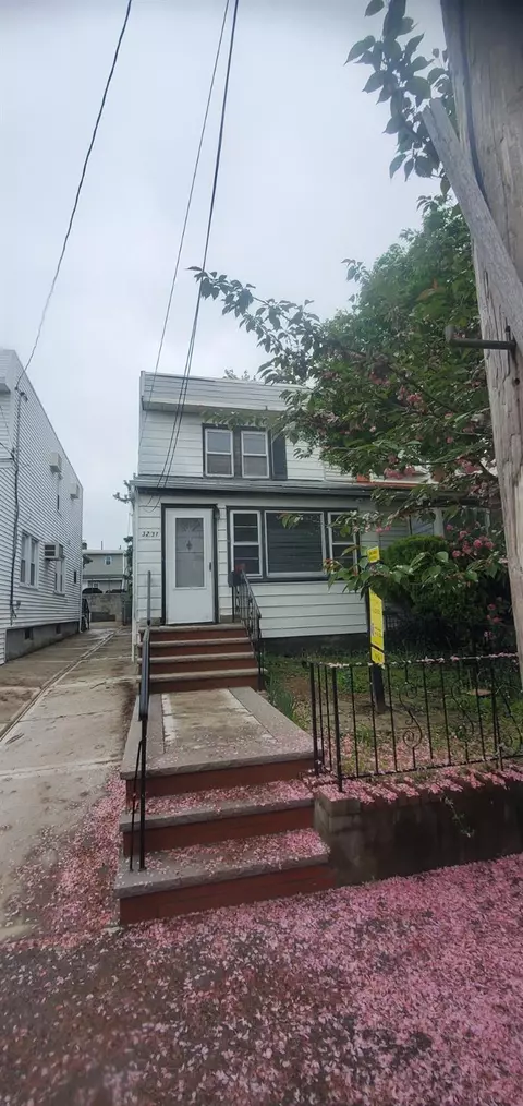 32-31 200 St, New York, NY 11361