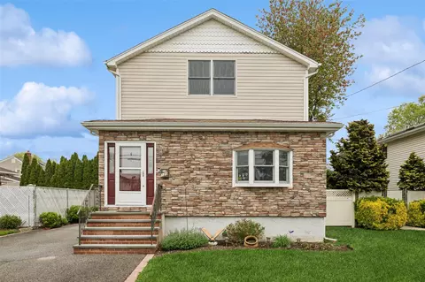 120 Floral Ave, Bethpage, NY 11714