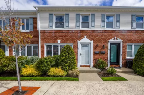 3530 Long Beach Rd #37, Oceanside, NY 11572