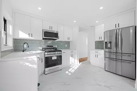 22109 131st Ave, New York, NY 11413