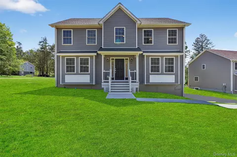 22 Plymouth Ln, Thompson, NY 12775