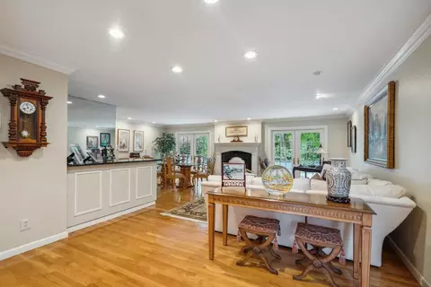 130 Golf View Dr, Jericho, NY 11753
