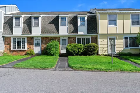 38 Sunny Brook Cir, Lloyd, NY 12528