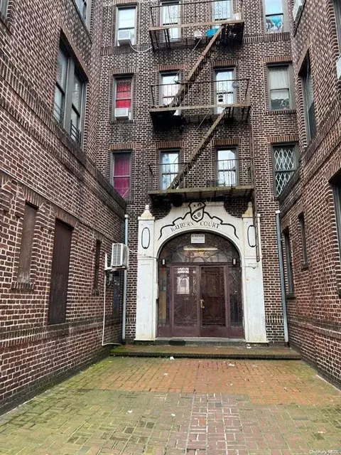 97-52 75th St #A1, New York, NY 11416