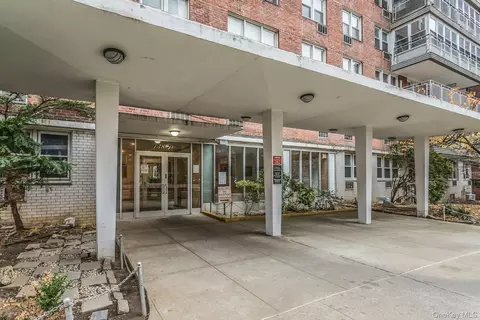 138-10 Franklin Ave #9J, Flushing, NY 11355