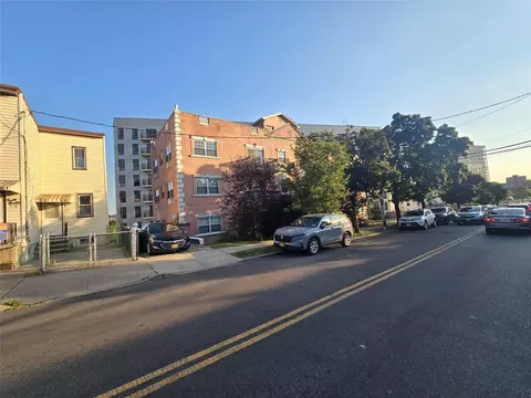 7056 45th Ave, Woodside, NY 11377