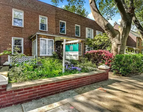 39-50 45th St, Sunnyside, NY 11104
