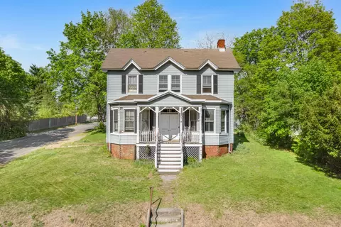 24 Falconer St, Beacon, NY 12508