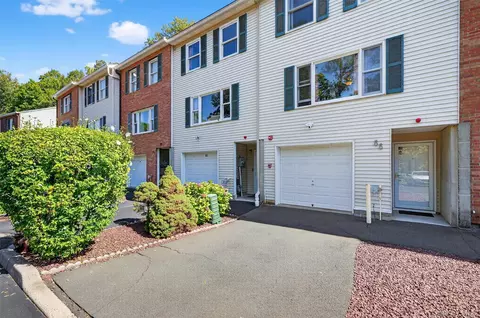 88 Foltim Way, Clarkstown, NY 10920