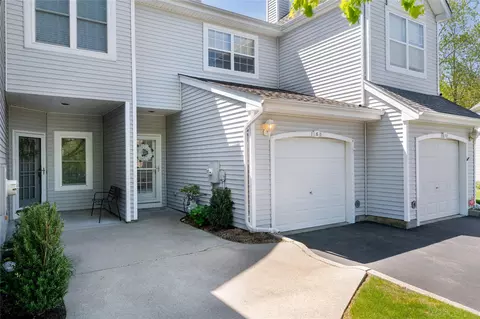 160 Windward Ct S, Port Jefferson, NY 11777