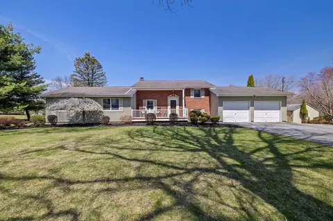 779 Ridgebury Rd, Wawayanda, NY 10973