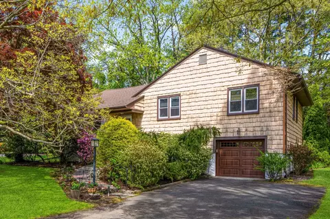 5 Carlton Ln, Rye Brook, NY 10573