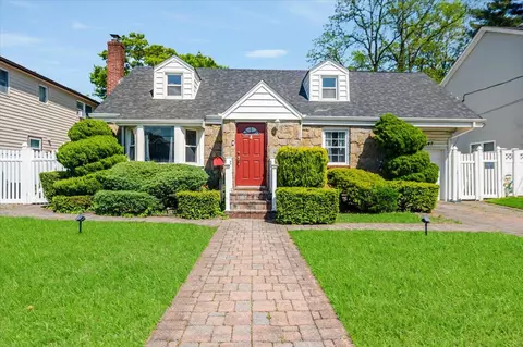 347 Star St, East Meadow, NY 11554