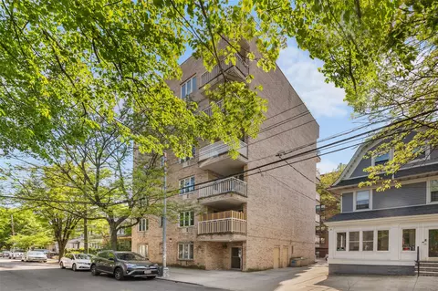 1530 E 15 St #1B, Brooklyn, NY 11230