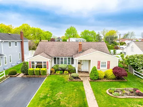 1214 Campbell Rd, Wantagh, NY 11793