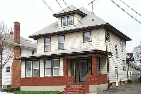 160 Garfield Ave #2, North Hempstead, NY 11501