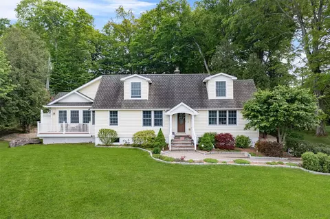 12 Leeside Rd, Carmel, NY 10512