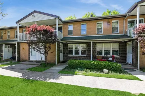 152 Artist Lake Dr #152, Middle Island, NY 11953