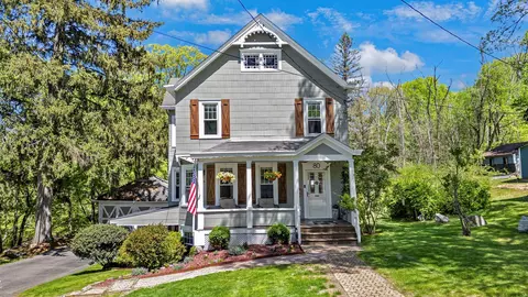 80 Hill St, Walden, NY 12586