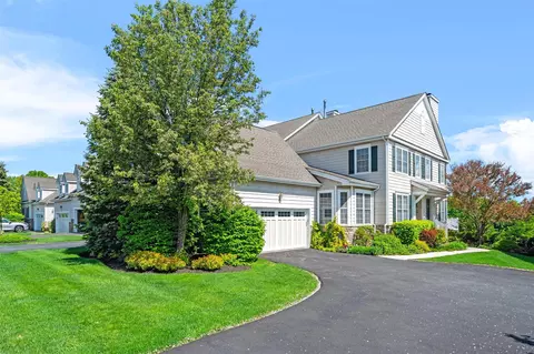 30 Turnberry Ct, Monroe, NY 10950