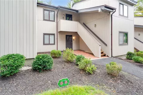 2903 Fox Ln, Poughkeepsie, NY 12603