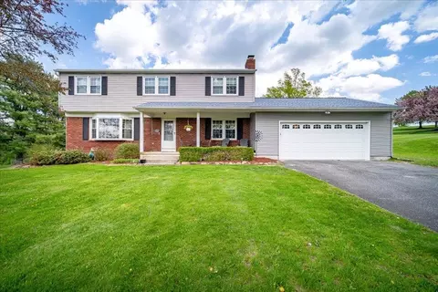 24 Hickory Dr, Hamptonburgh, NY 10916