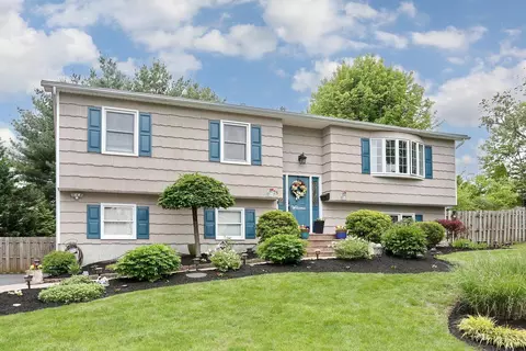 78 S Lilburn Dr, Thiells, NY 10984
