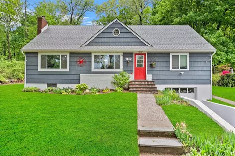 119 Allan St, Cortlandt, NY 10567