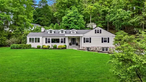 33 W Orchard Rd, New Castle, NY 10514