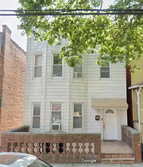 1859 Matthews Ave, New York, NY 10462