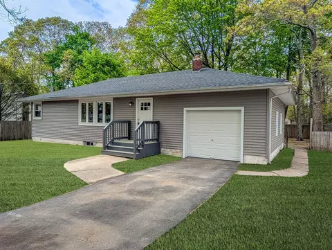 55 Candido Ave, Shirley, NY 11967