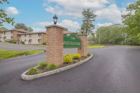 905 Sierra Vista Ln, Clarkstown, NY 10989